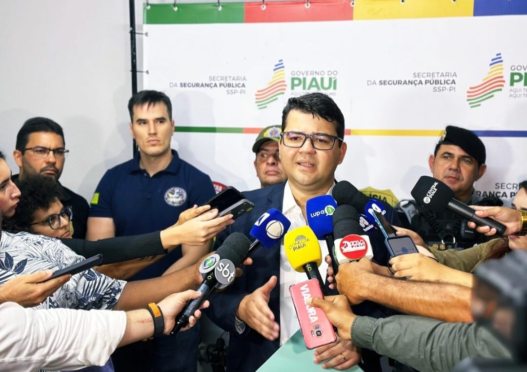 Secretário Chico Lucas durante coletiva de imprensa na sede da SSP-PI