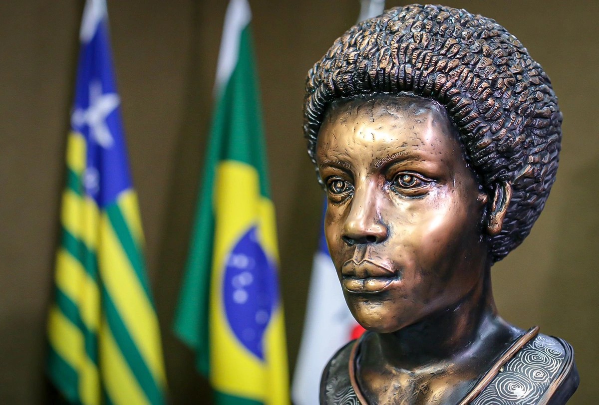 Busto de Esperança Garcia na OAB-Piauí