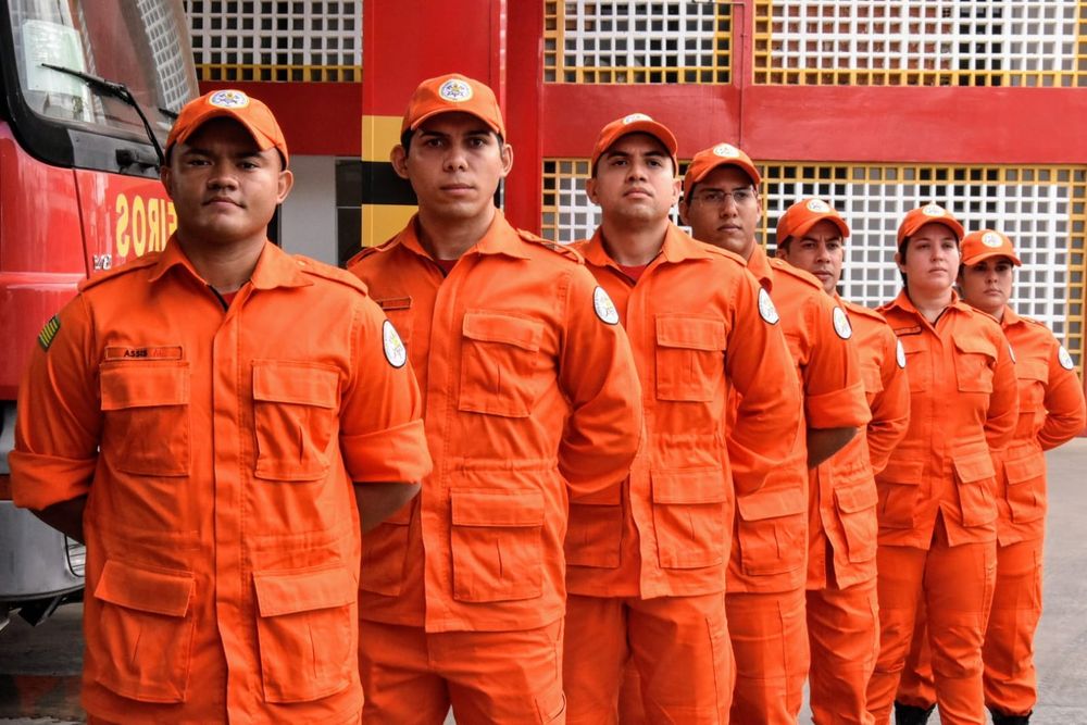 Bombeiros do Piauí recebem novo uniforme que atende padrões internacionais para diversas operações