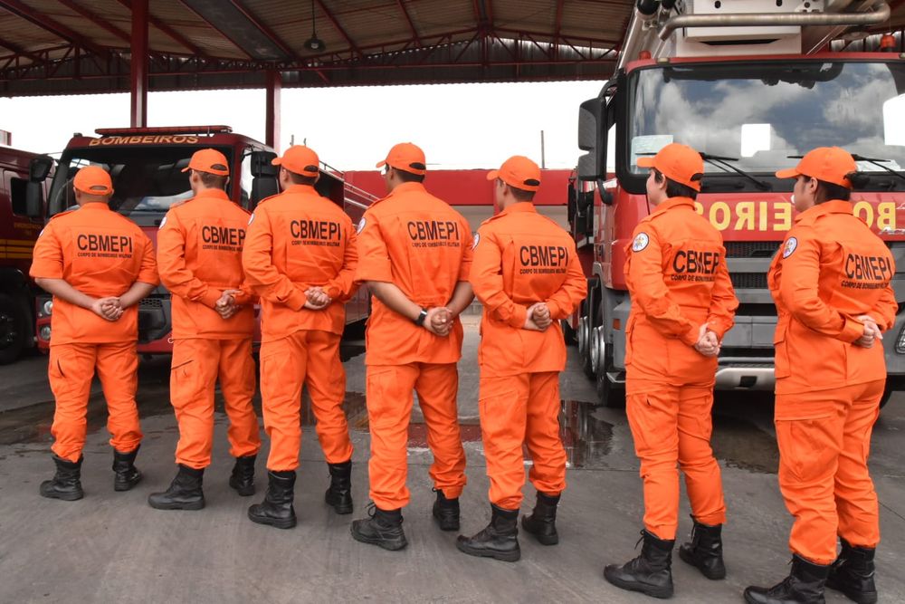 Bombeiros do Piauí recebem novo uniforme que atende padrões internacionais para diversas operações