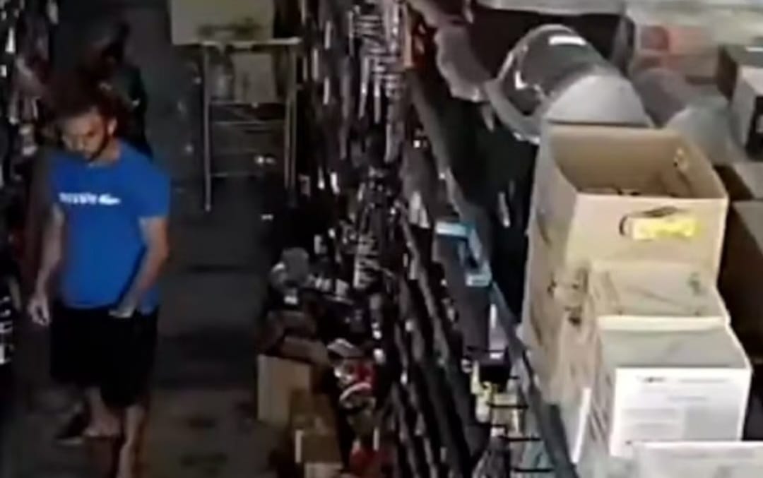 Homem é preso se masturbando dentro de supermercado no Maranhão