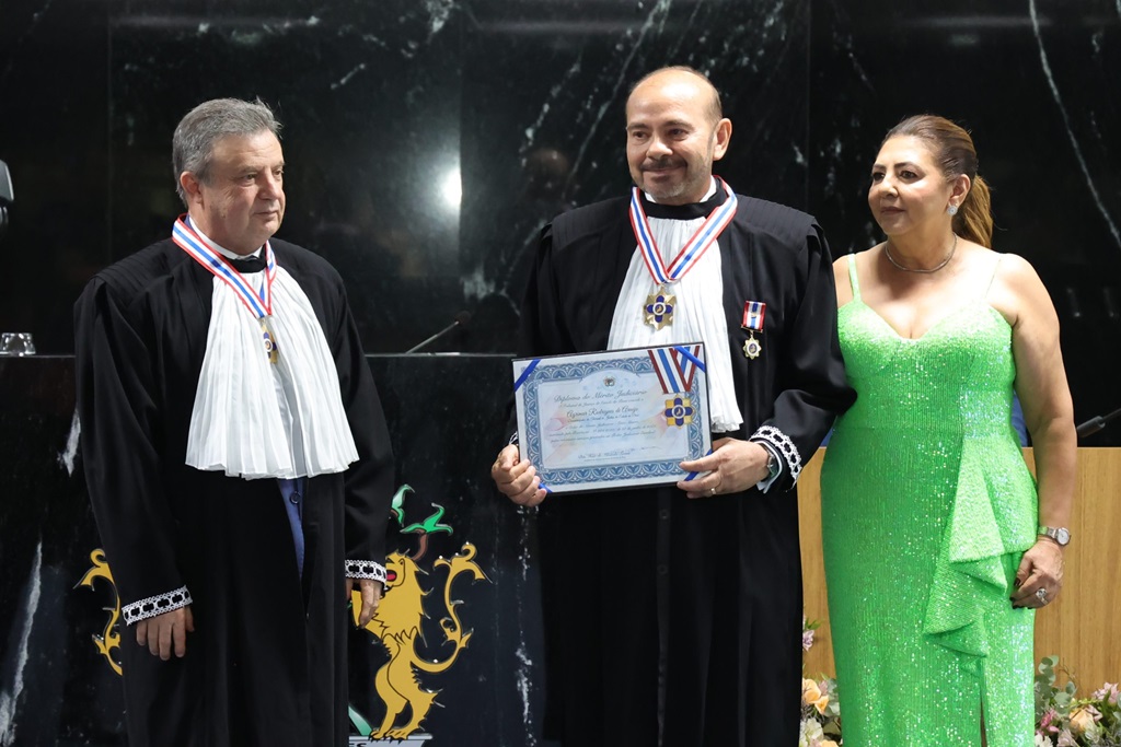 Desembargador Agrimar Rodrigues de Araújo na cerimônia de posse