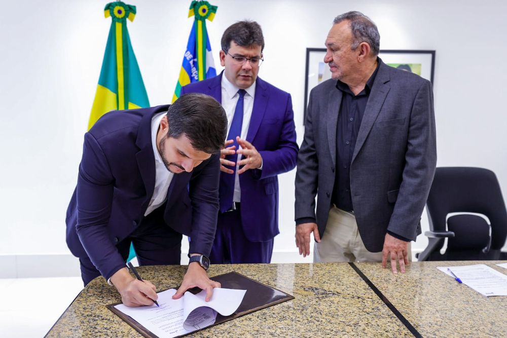 Governador Rafael Fonteles e Seduc lançam programas de incentivo à pesquisa e bolsas para estudantes