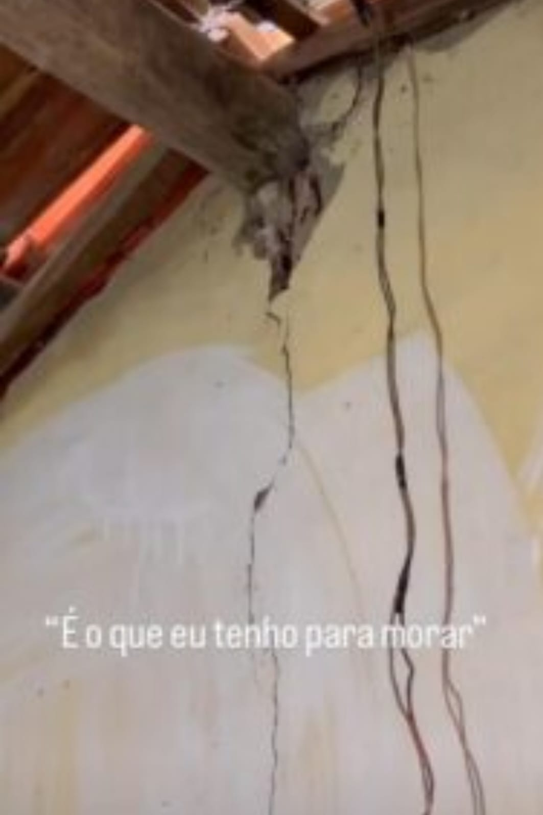 Danos estruturais nas casa dos cidadãos de Simoes