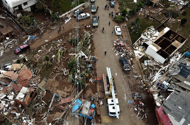 Destruição causadas pelas enchentes no RS