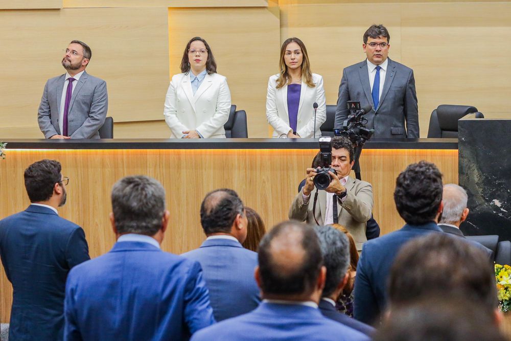 Solenidade de entrega da Medalha do Mérito Legislativo do Piauí ao governador Rafael Fonteles