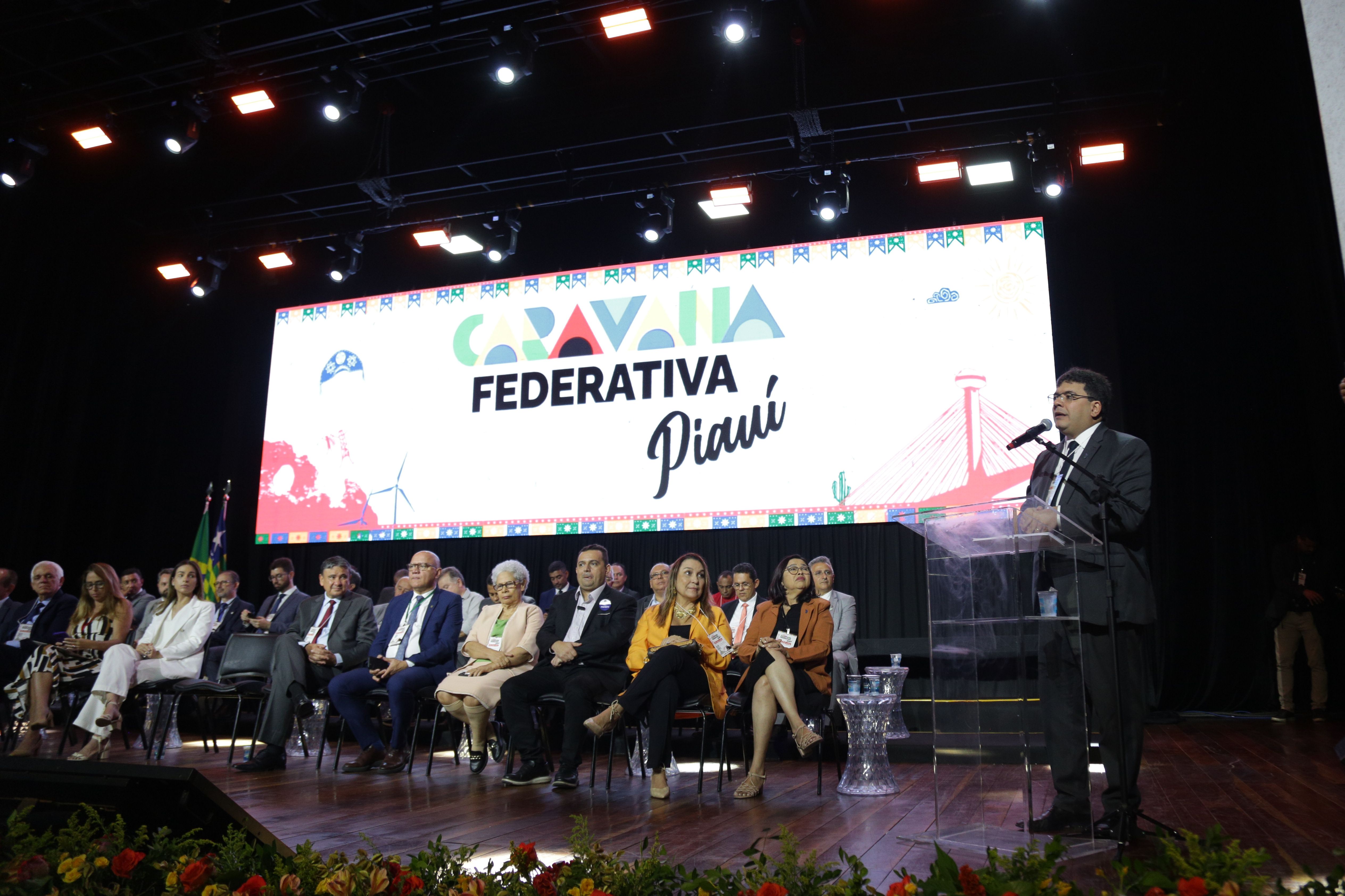 Governador Rafael Fonteles durante a Caravana Federativa