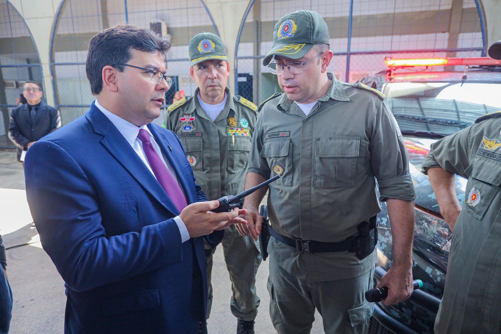 Governador Rafael Fonteles entrega sistema de radiocomunicação para polícias do Piauí