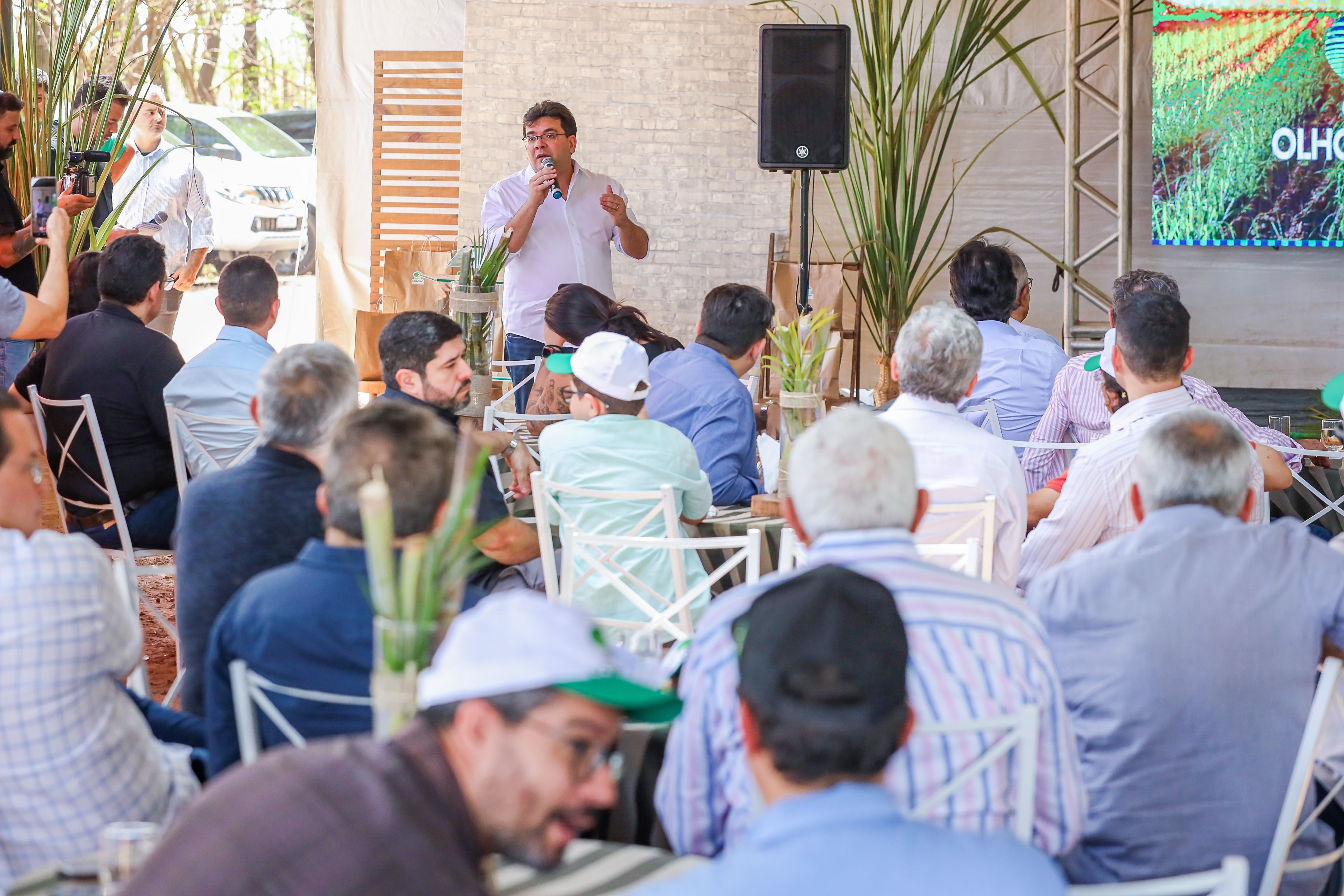 Rafael Fonteles participa de início da moagem da safra de cana-de-açúcar da Usina Comvap, em União