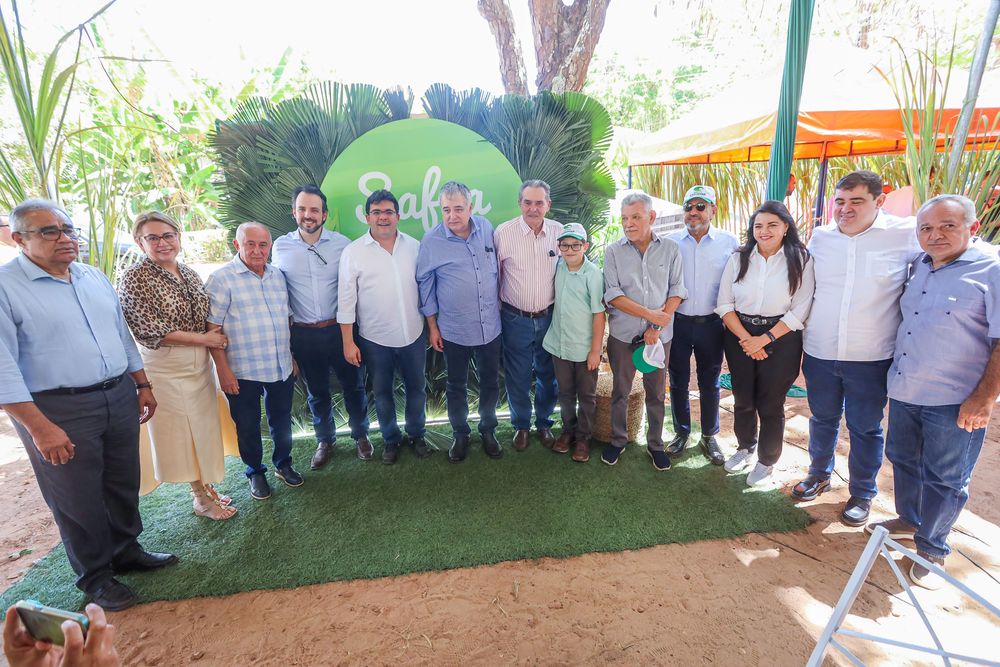 Rafael Fonteles participa de início da moagem da safra de cana-de-açúcar da Usina Comvap, em União