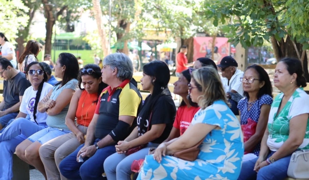 Sindserm durante assembleia em que se definiu pela suspensão da greve