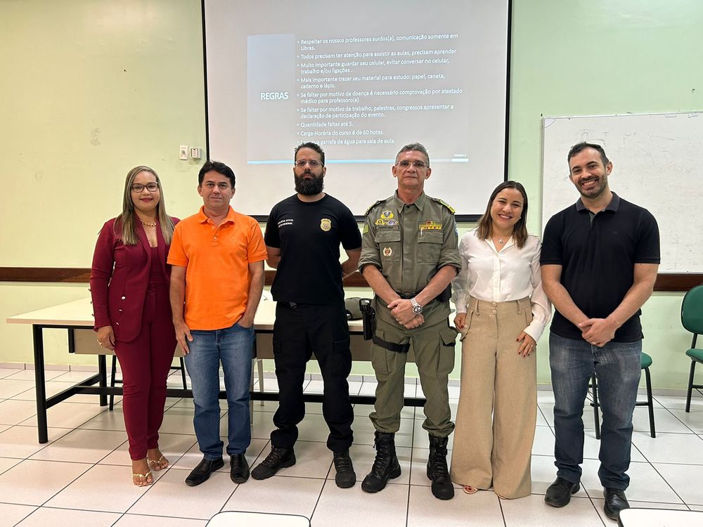 Agentes das forças de segurança pública do Piauí participam de curso de Libras