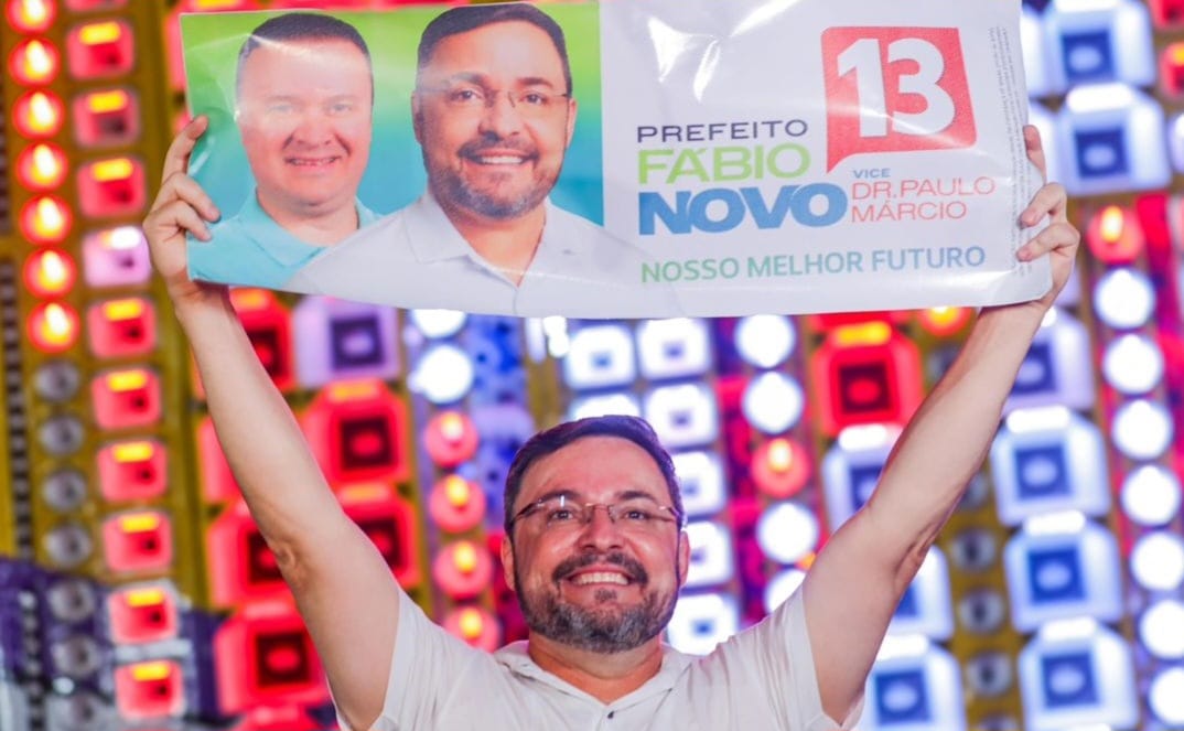 Fábio Novo lança candidatura com adesivaço de 10 mil carros no aniversário de 172 anos de Teresina