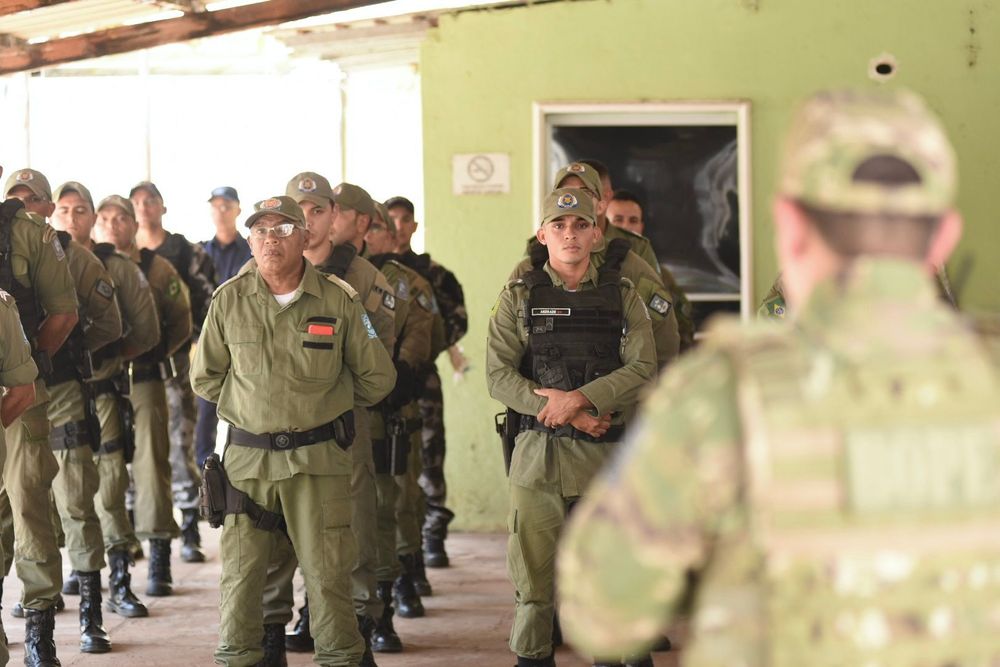 Para reforçar operações, Polícia Militar realiza a entrega de motocicletas na cidade de Luzilândia