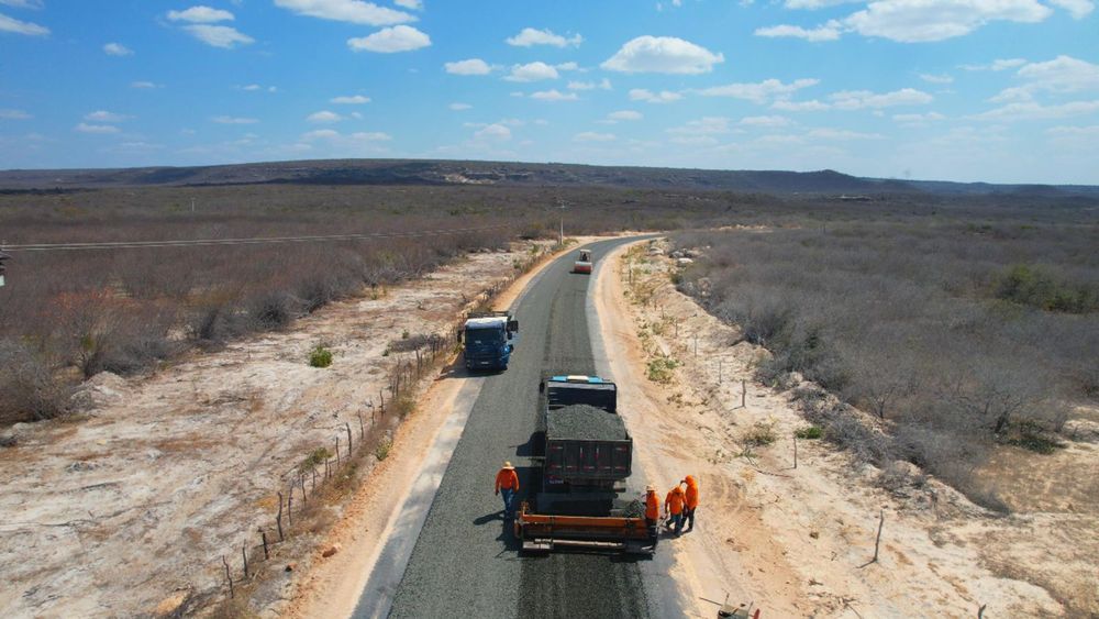 Obras em rodovia que liga Piauí e Ceará