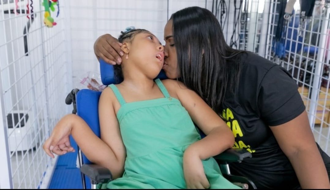 Daiane Freitas e Ayla (9 anos)