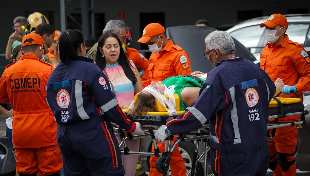 Motorista presa às ferragens