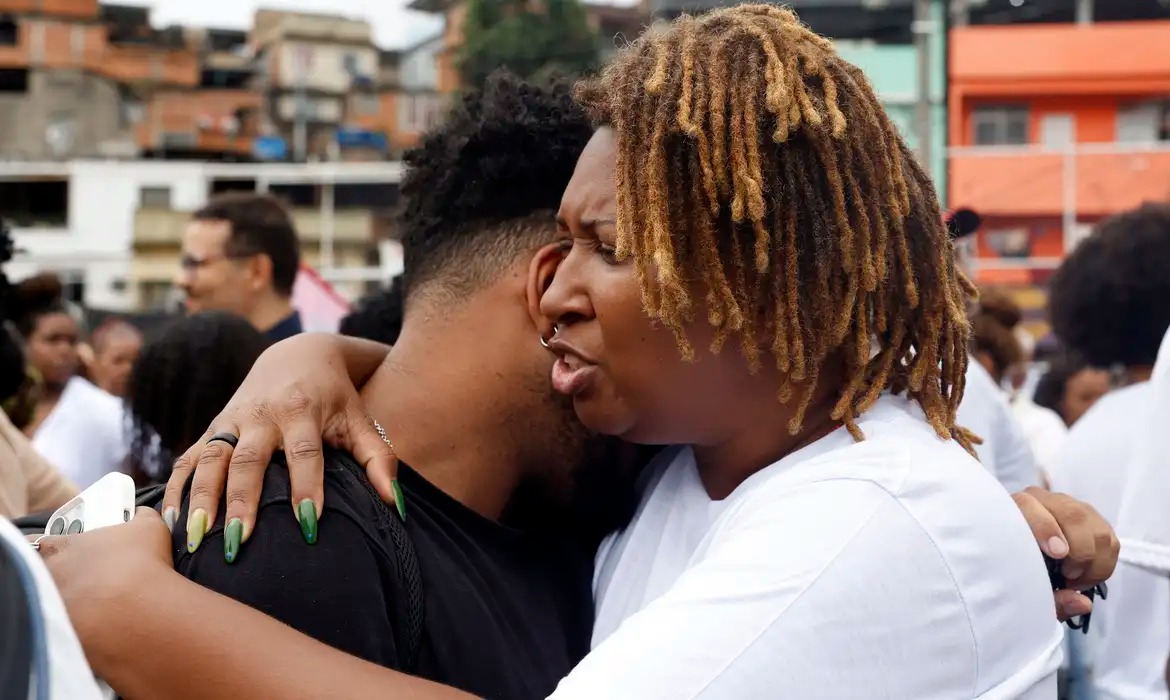 População de favelas vive traumas e adoece