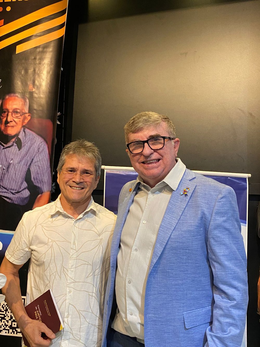 Professor Dr. Vanderlei Cordeiro e autor Ricardo Resende (Foto: Arquivo Pessoal / Ricardo Resende)