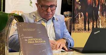 Registros em "retratos" do livro de Ricardo Resende