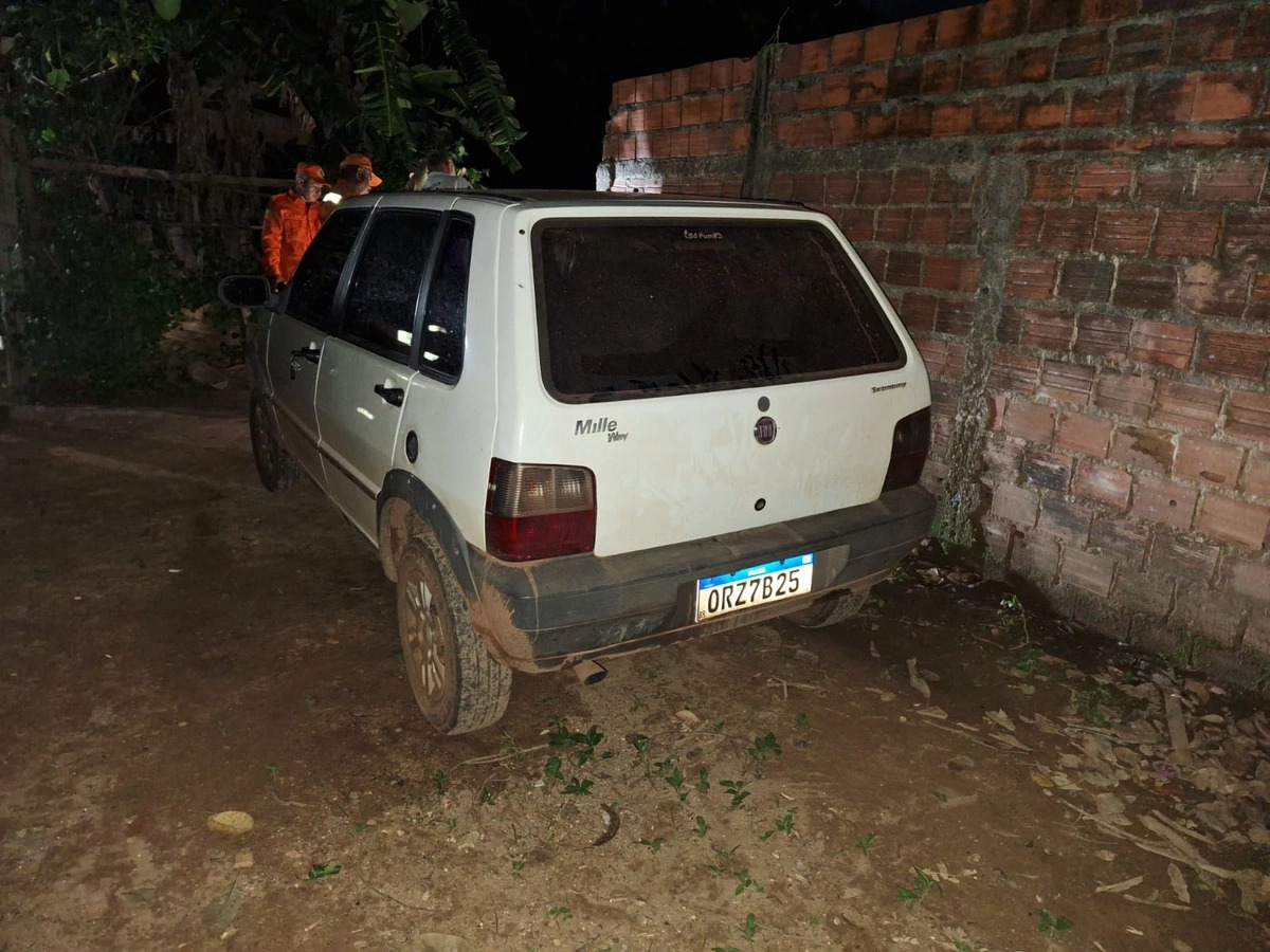 Fiat Uno do vendedor Francisco de Assis Gomes Paixão