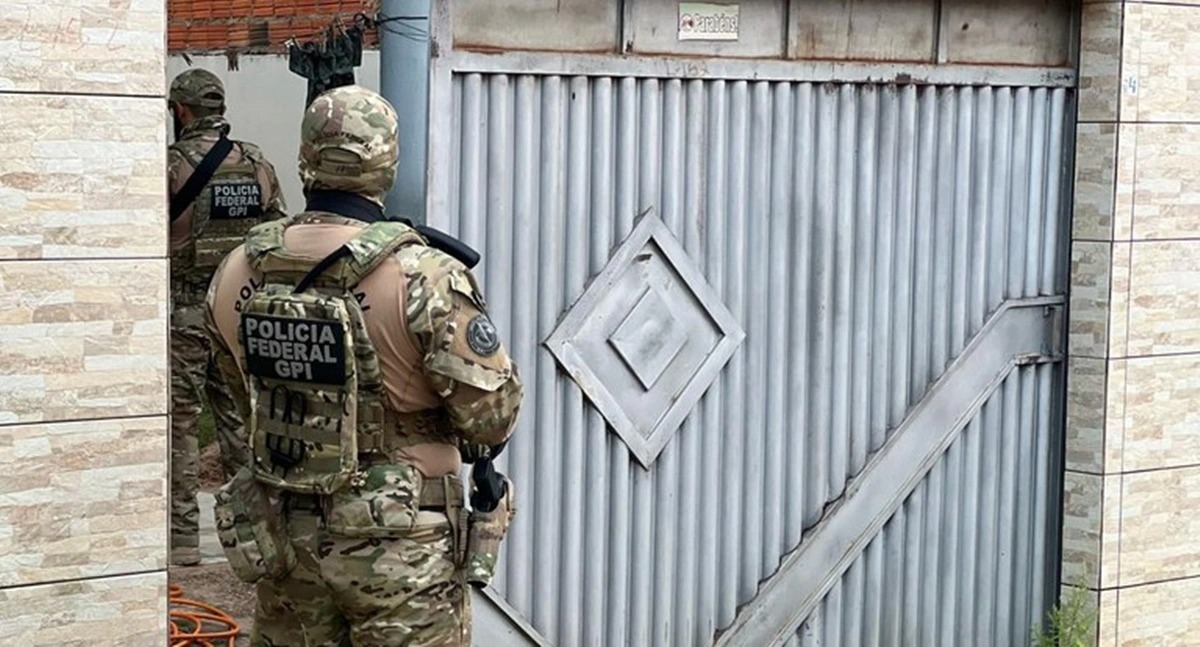 Polícia Federal durante a Operação Aldeia Verde