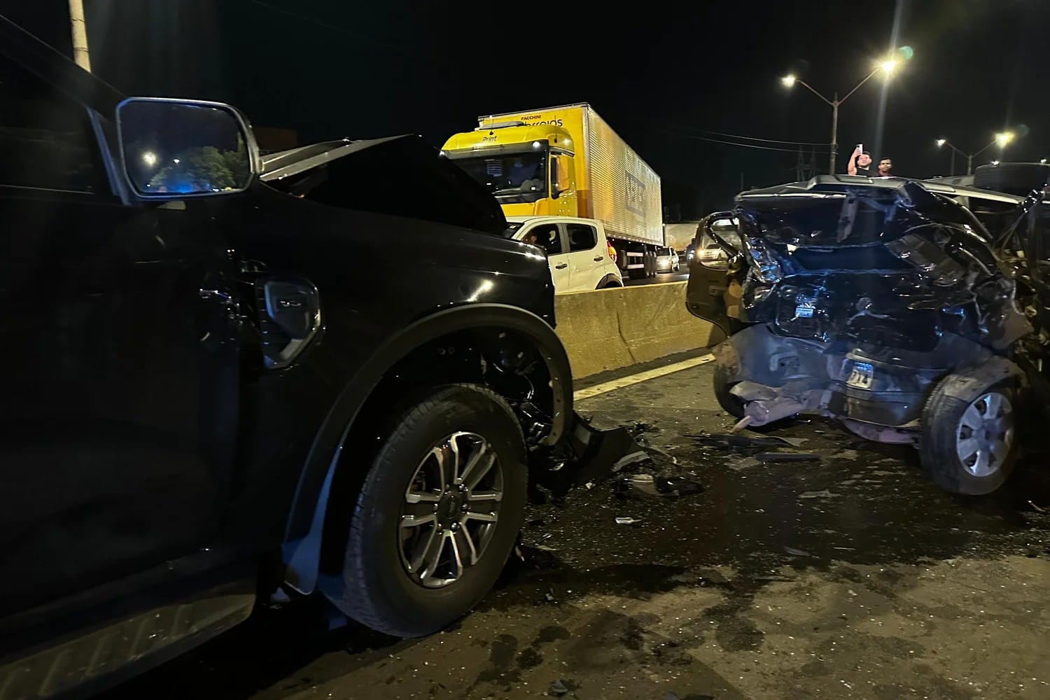 Acidente com oito carros na BR 316 em Teresina