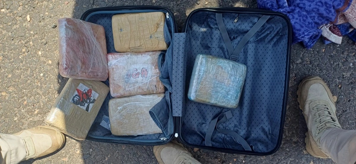 Entorpecente encontrado dentro da mala