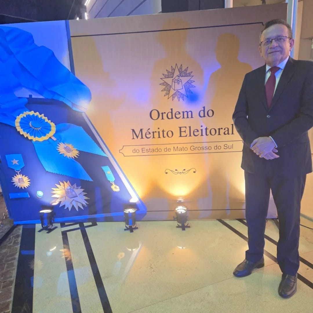 Presidente do TRE-PI é homenageado com Ordem do Mérito Eleitoral em Mato Grosso do Sul