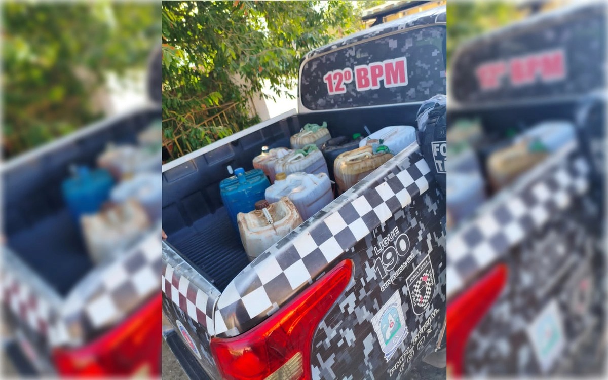 Vasilhames com combustível furtado dos ônibus escolares